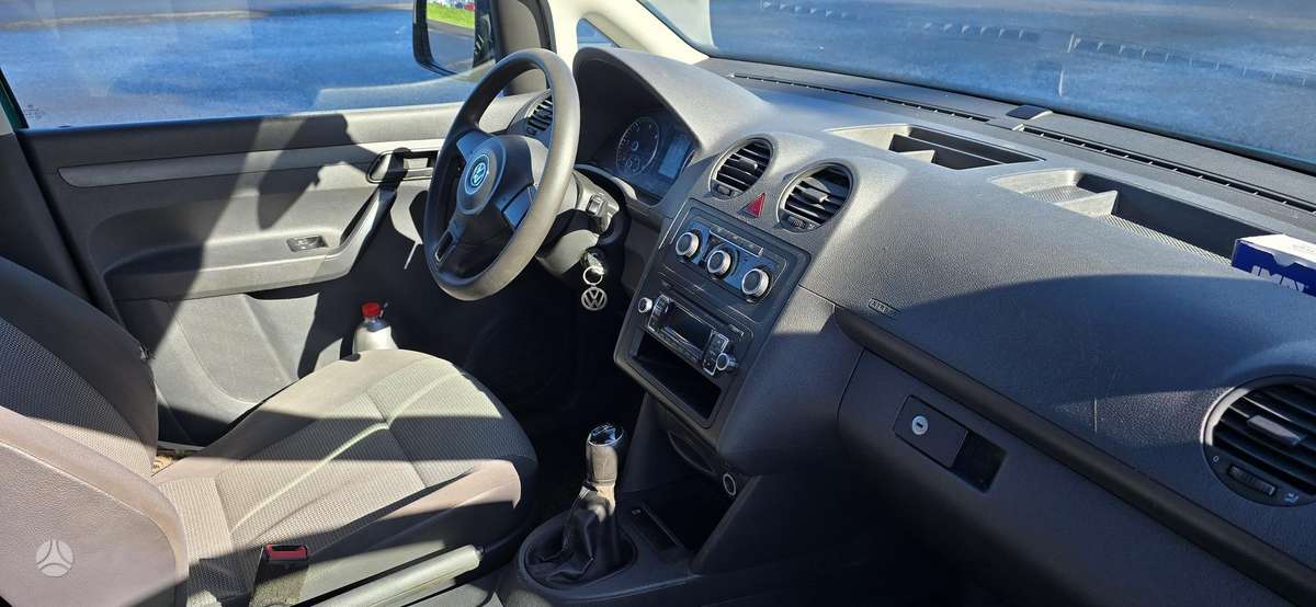 Volkswagen Caddy 2013 — photo 6