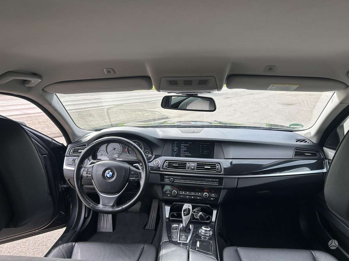 BMW 520 2011 — photo 10