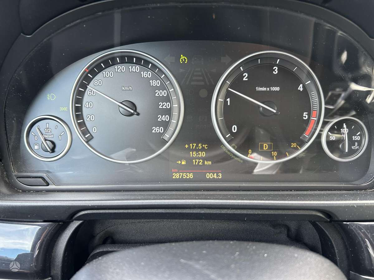 BMW 520 2011 — photo 13