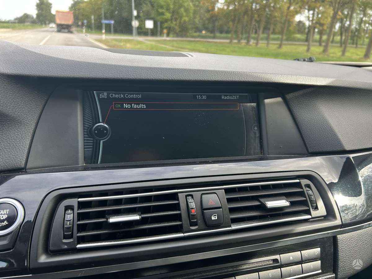 BMW 520 2011 — photo 14