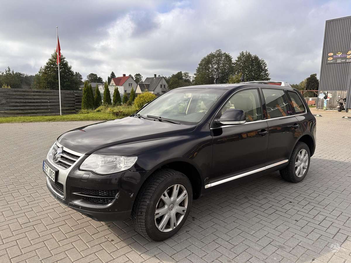 Volkswagen Touareg 2007 — вигляд ззаду