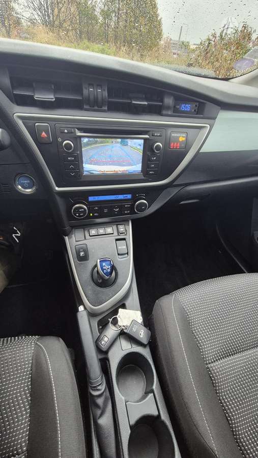 Toyota Auris 2014 — photo 12