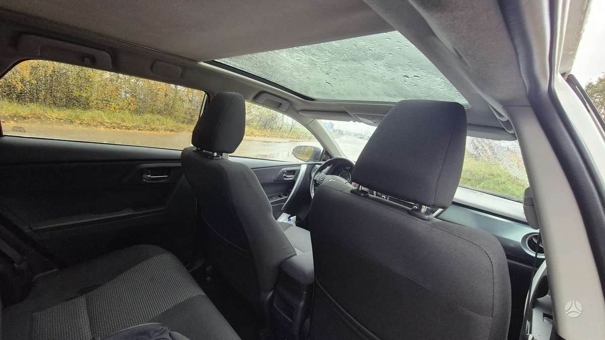 Toyota Auris 2014 — photo 13