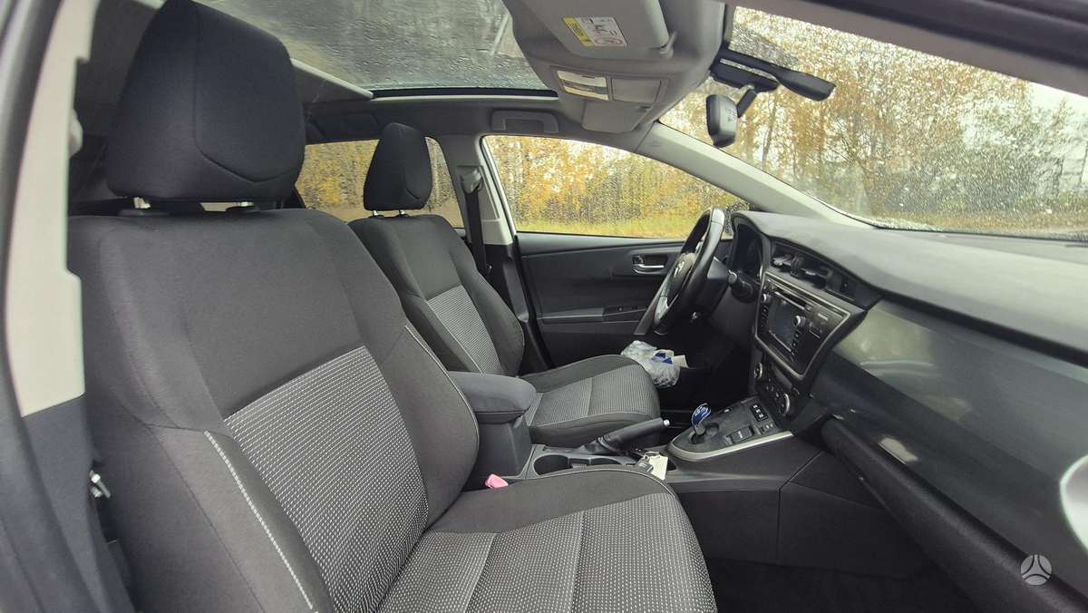 Toyota Auris 2014 — photo 15