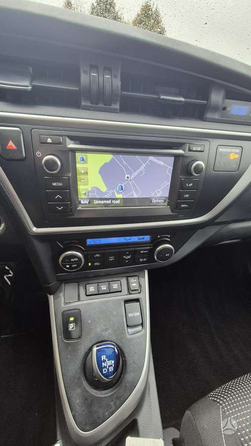 Toyota Auris 2014 — photo 16