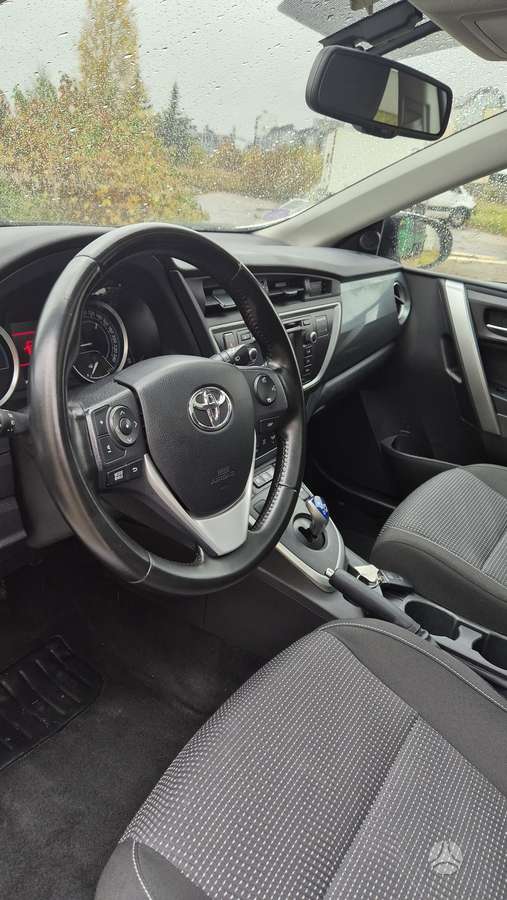 Toyota Auris 2014 — photo 17