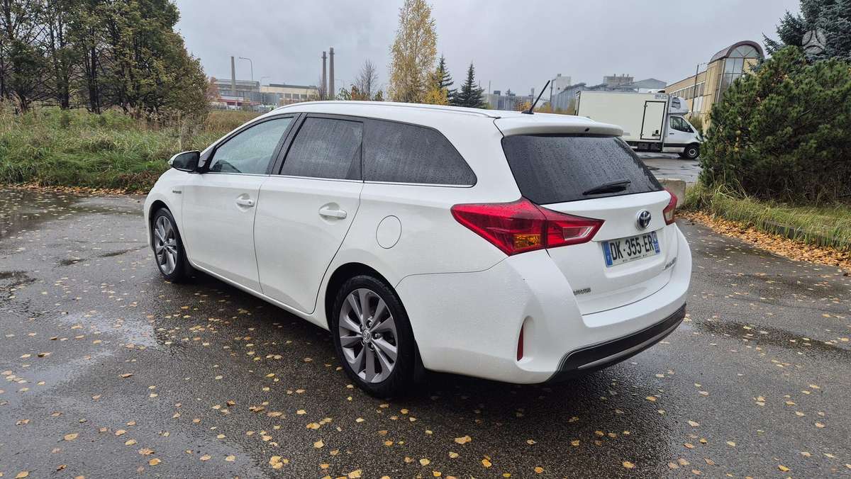 Toyota Auris 2014 — photo 6