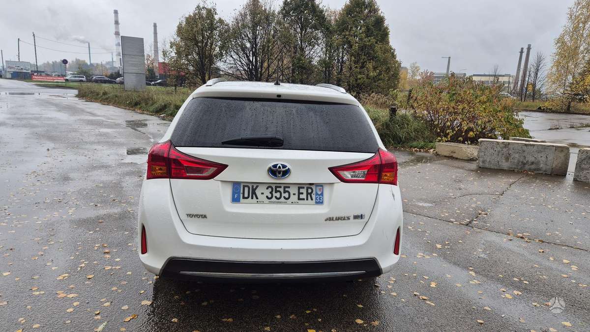 Toyota Auris 2014 — photo 7
