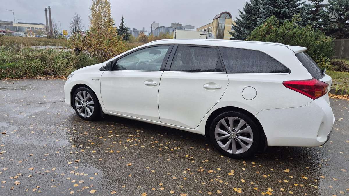 Toyota Auris 2014 — photo 9