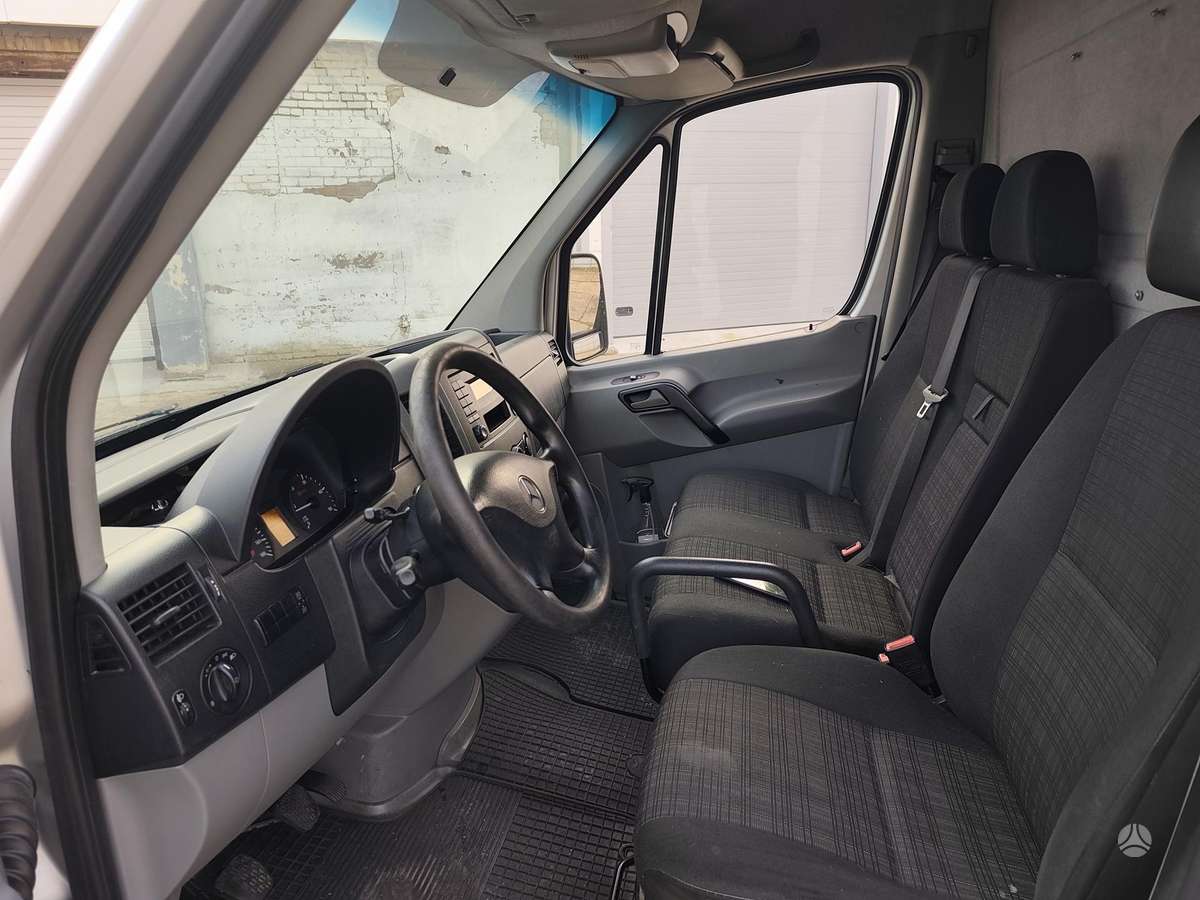 Mercedes-Benz Sprinter 2014 — photo 9