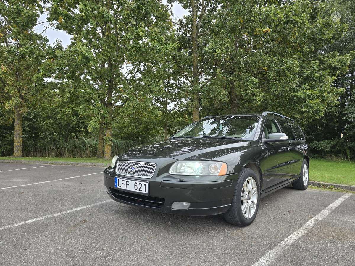 Volvo V70 2007 — вигляд ззаду