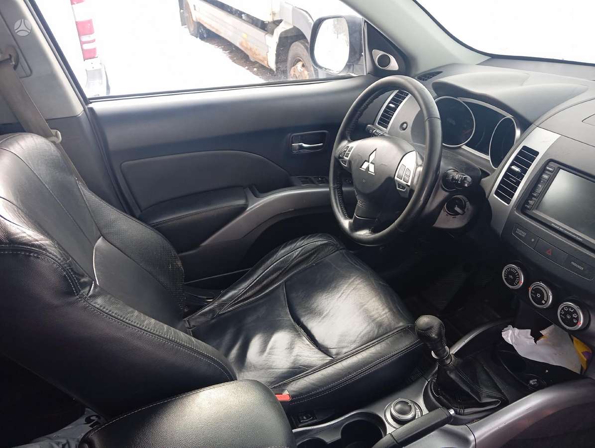 Mitsubishi Outlander 2008 — photo 6