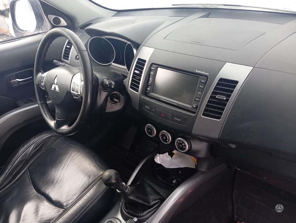 Mitsubishi Outlander 2008 — photo 7