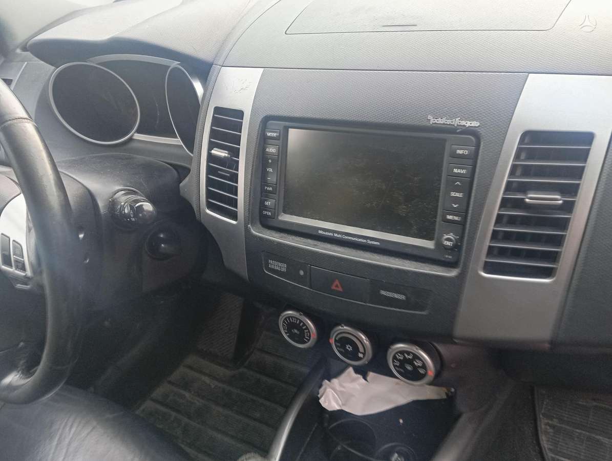 Mitsubishi Outlander 2008 — photo 9