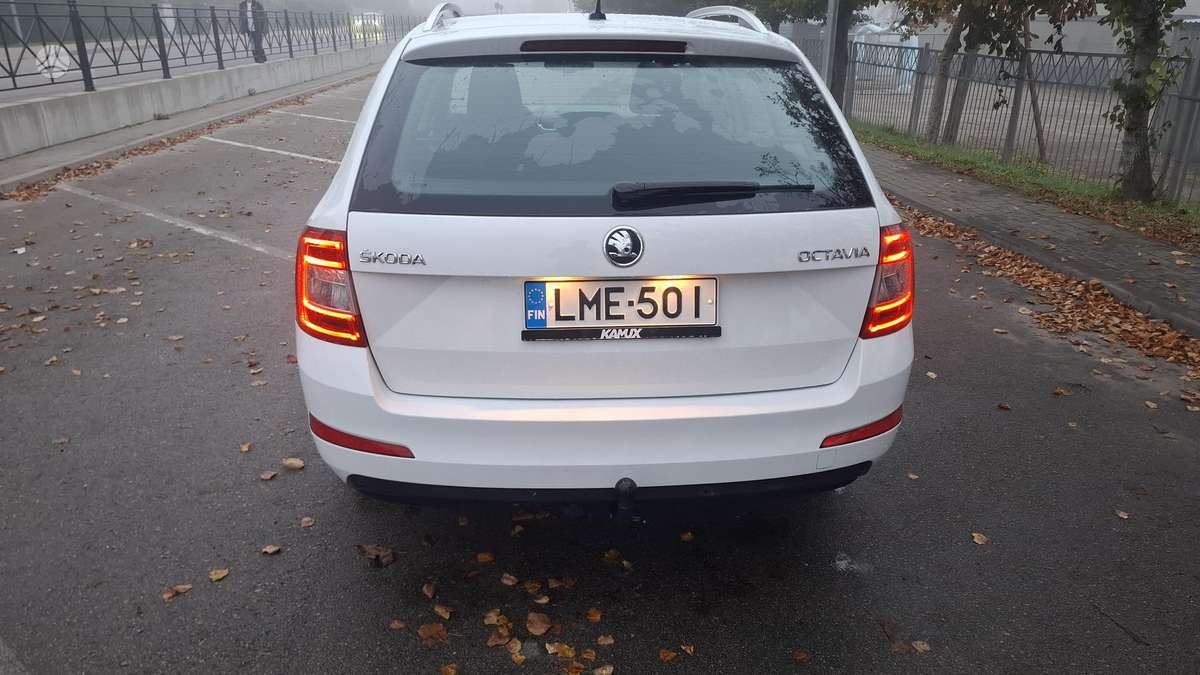 Skoda Octavia 2013 — фото 10