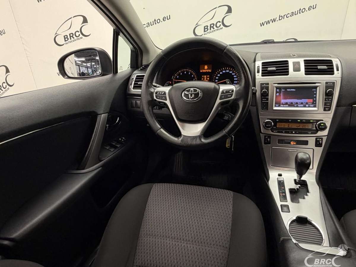 Toyota Avensis 2014 — фото 14