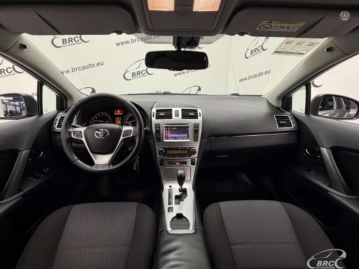 Toyota Avensis 2014 — двигун 1987 cm³, 152 HP (112kW)
