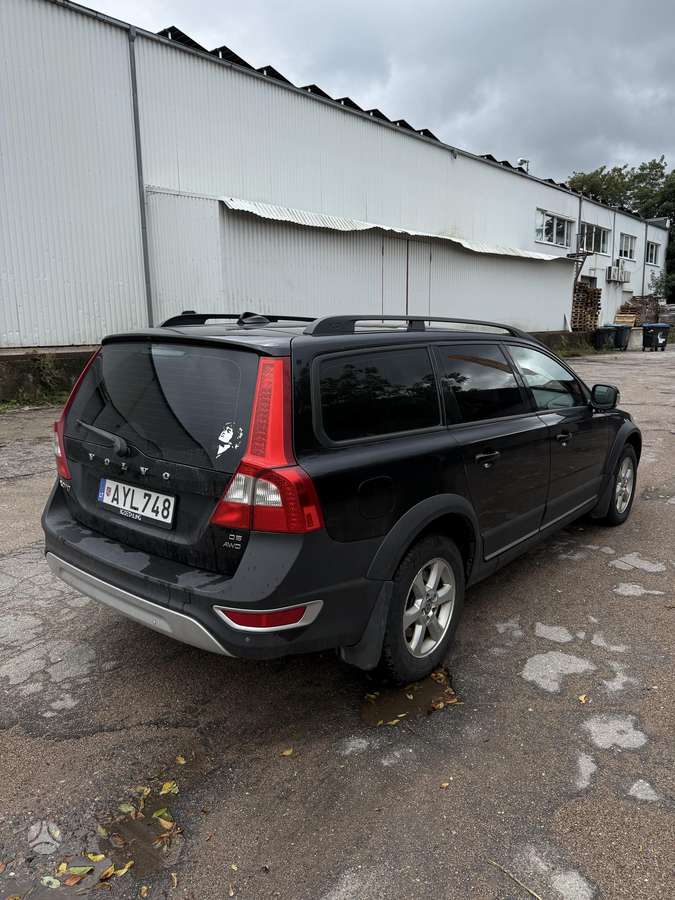 Volvo XC70 2009 — interior