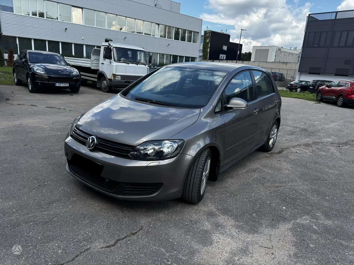 Volkswagen Golf 2009 — rear view