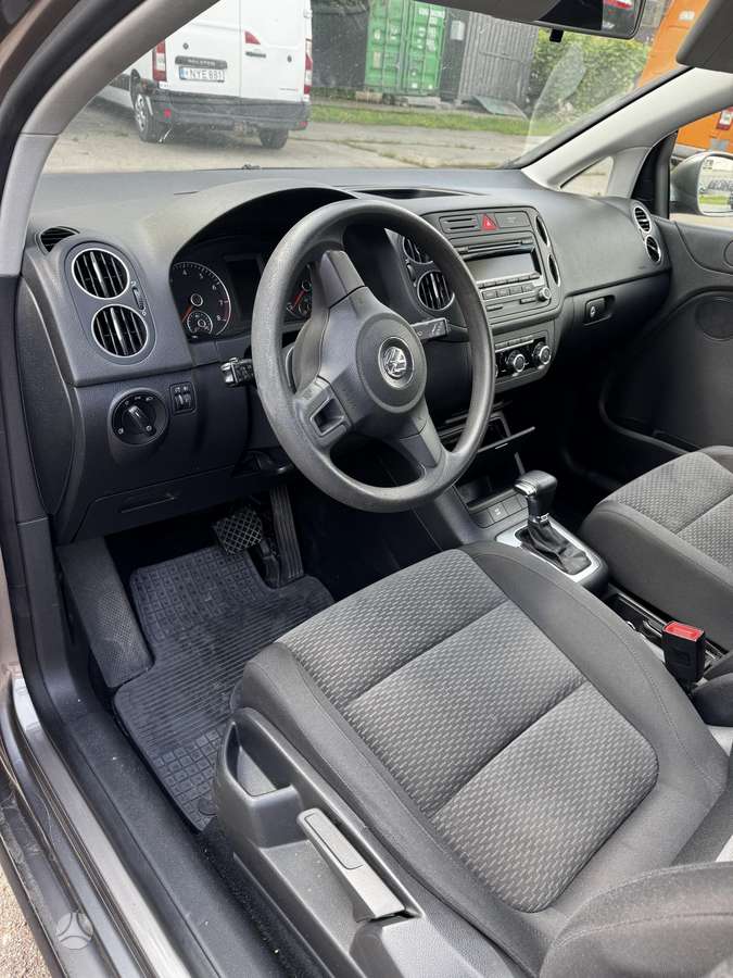 Volkswagen Golf 2009 — engine 1390 cm³, 122 HP (90kW)