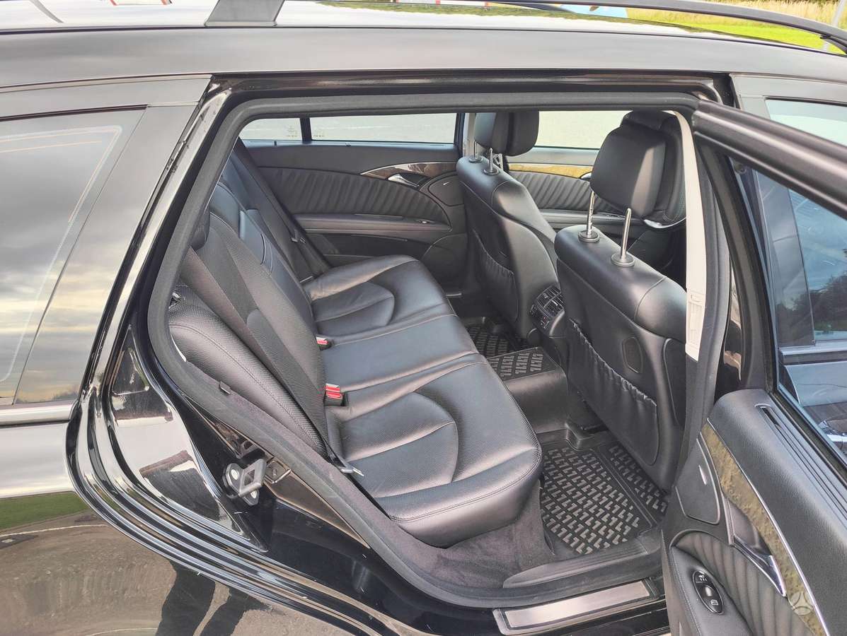 Mercedes-Benz E320 2007 — photo 13