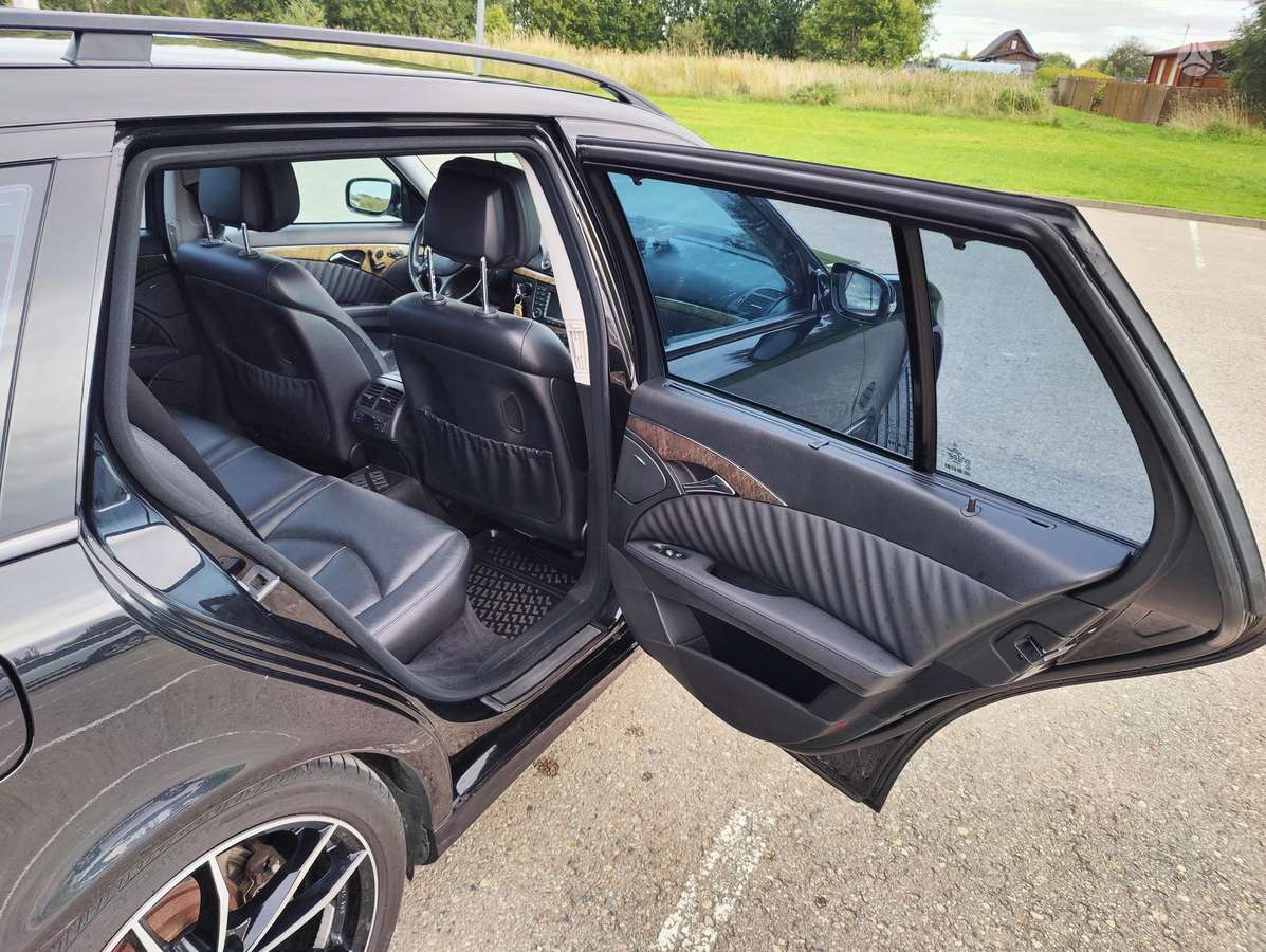 Mercedes-Benz E320 2007 — photo 14
