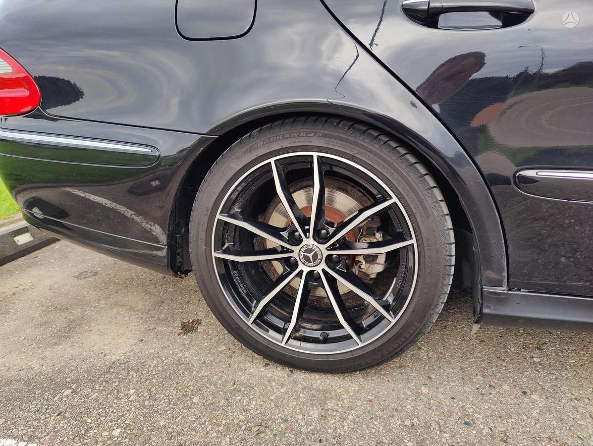 Mercedes-Benz E320 2007 — photo 19