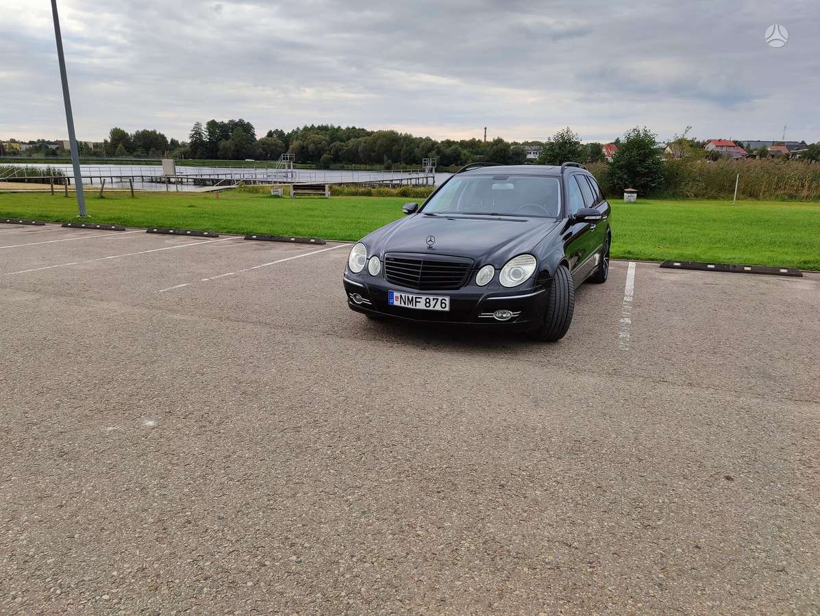 Mercedes-Benz E320 2007 — photo 22