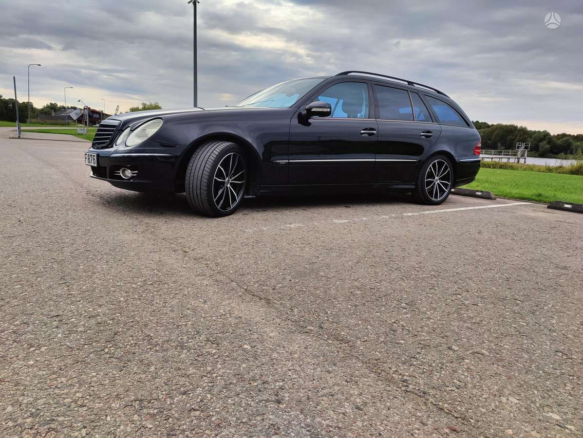 Mercedes-Benz E320 2007 — photo 23