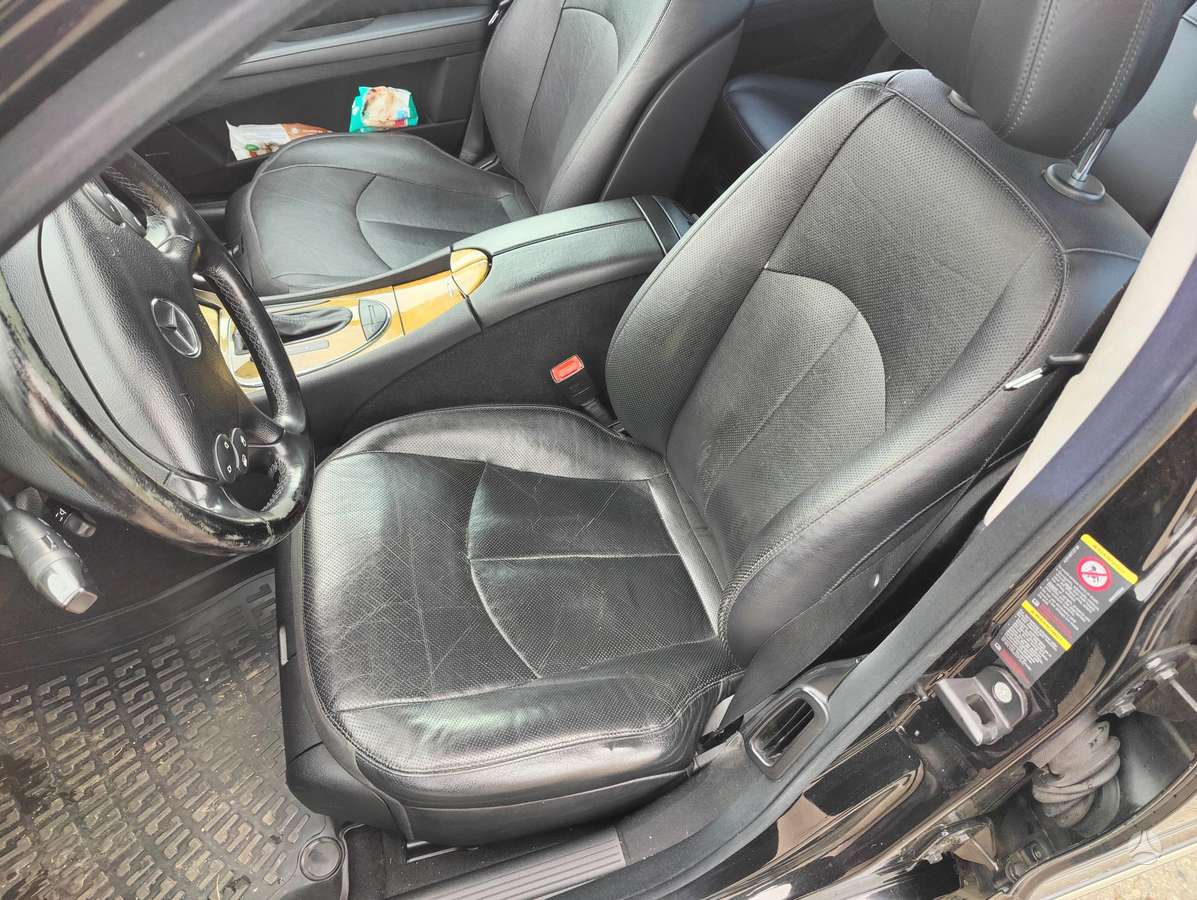 Mercedes-Benz E320 2007 — photo 9