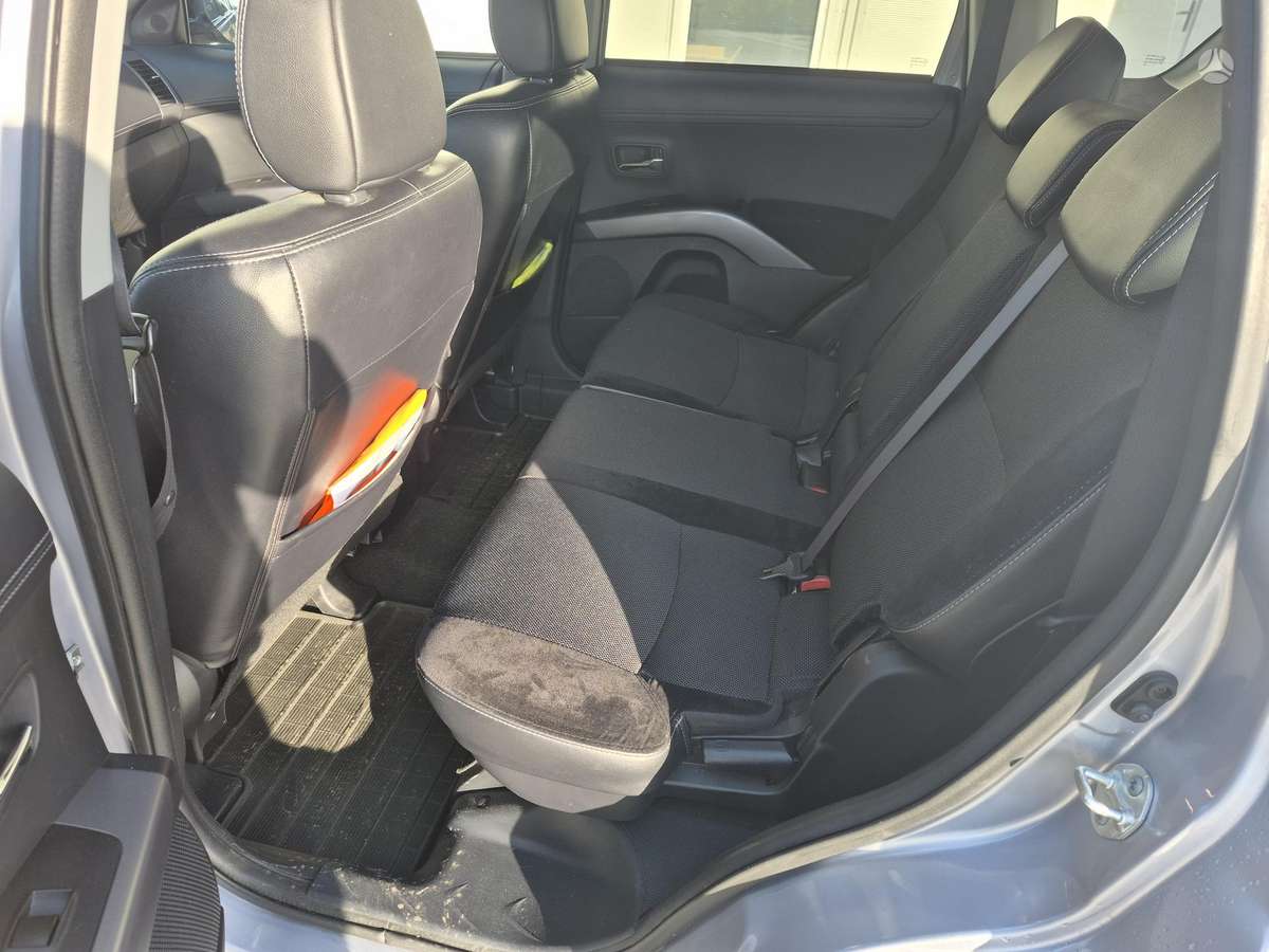 Mitsubishi Outlander 2011 — photo 10