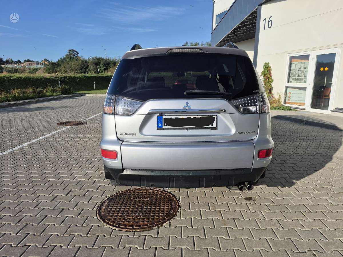 Mitsubishi Outlander 2011 — engine 2179 cm³, 156 HP (115kW)
