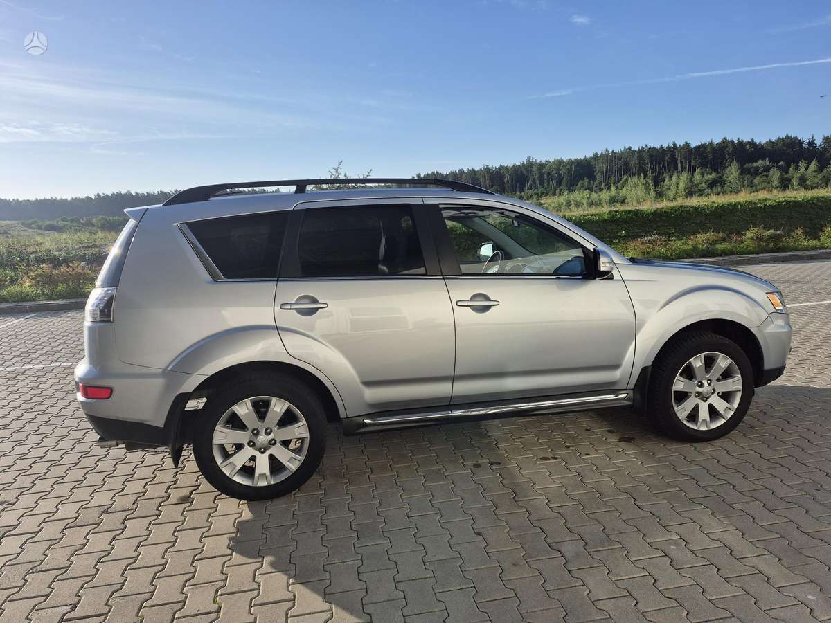 Mitsubishi Outlander 2011 — photo 6