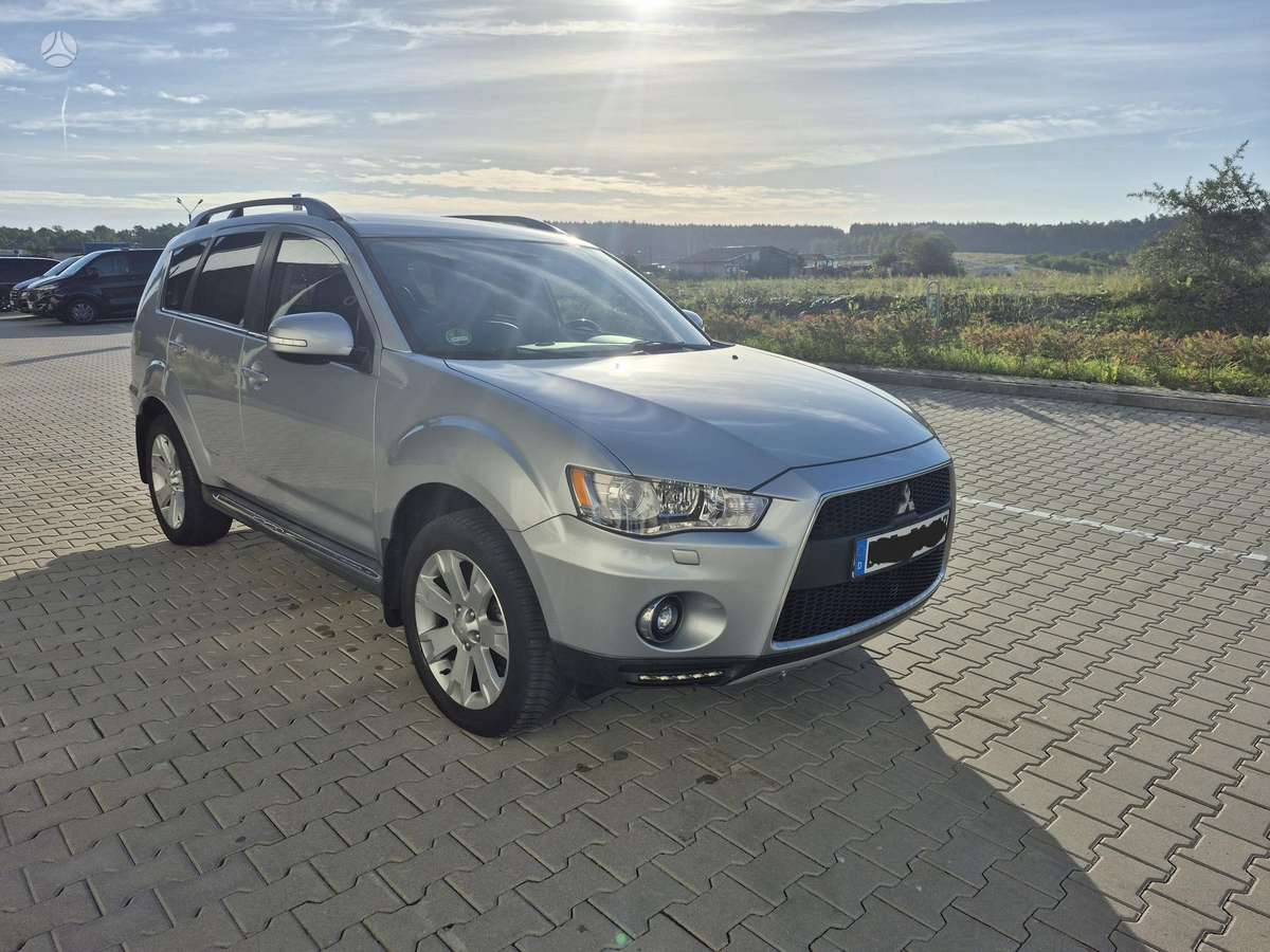 Mitsubishi Outlander 2011 — photo 7