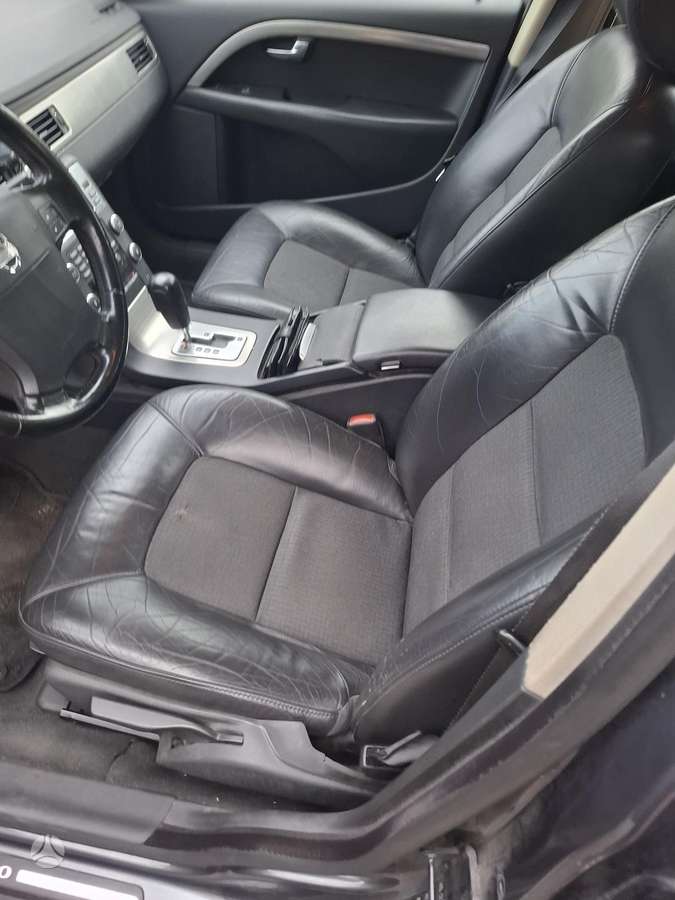 Volvo V70 2008 — photo 9