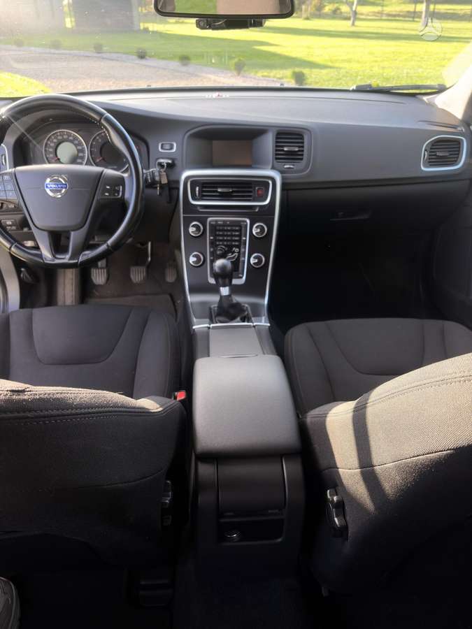 Volvo V60 2013 — photo 10