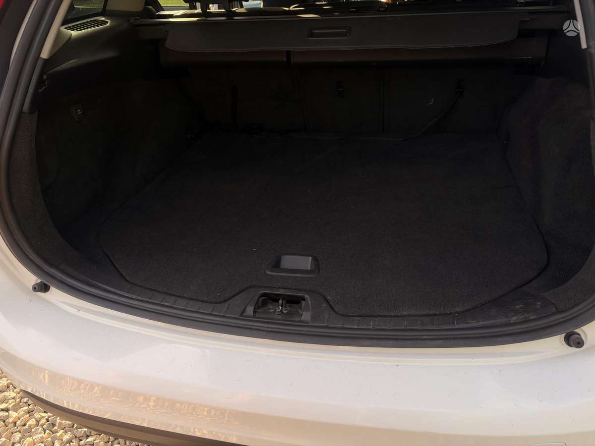 Volvo V60 2013 — photo 12