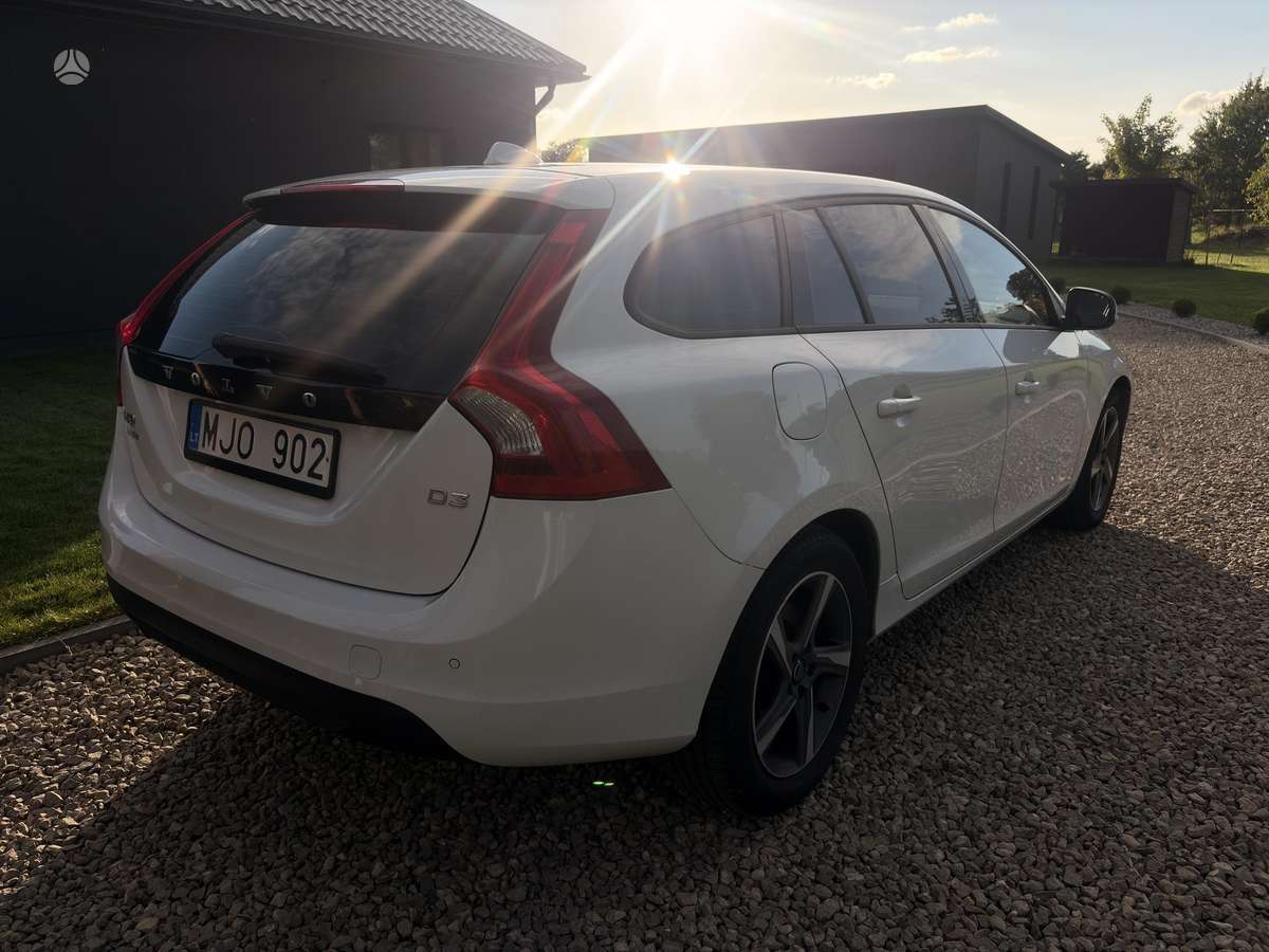 Volvo V60 2013 — photo 13