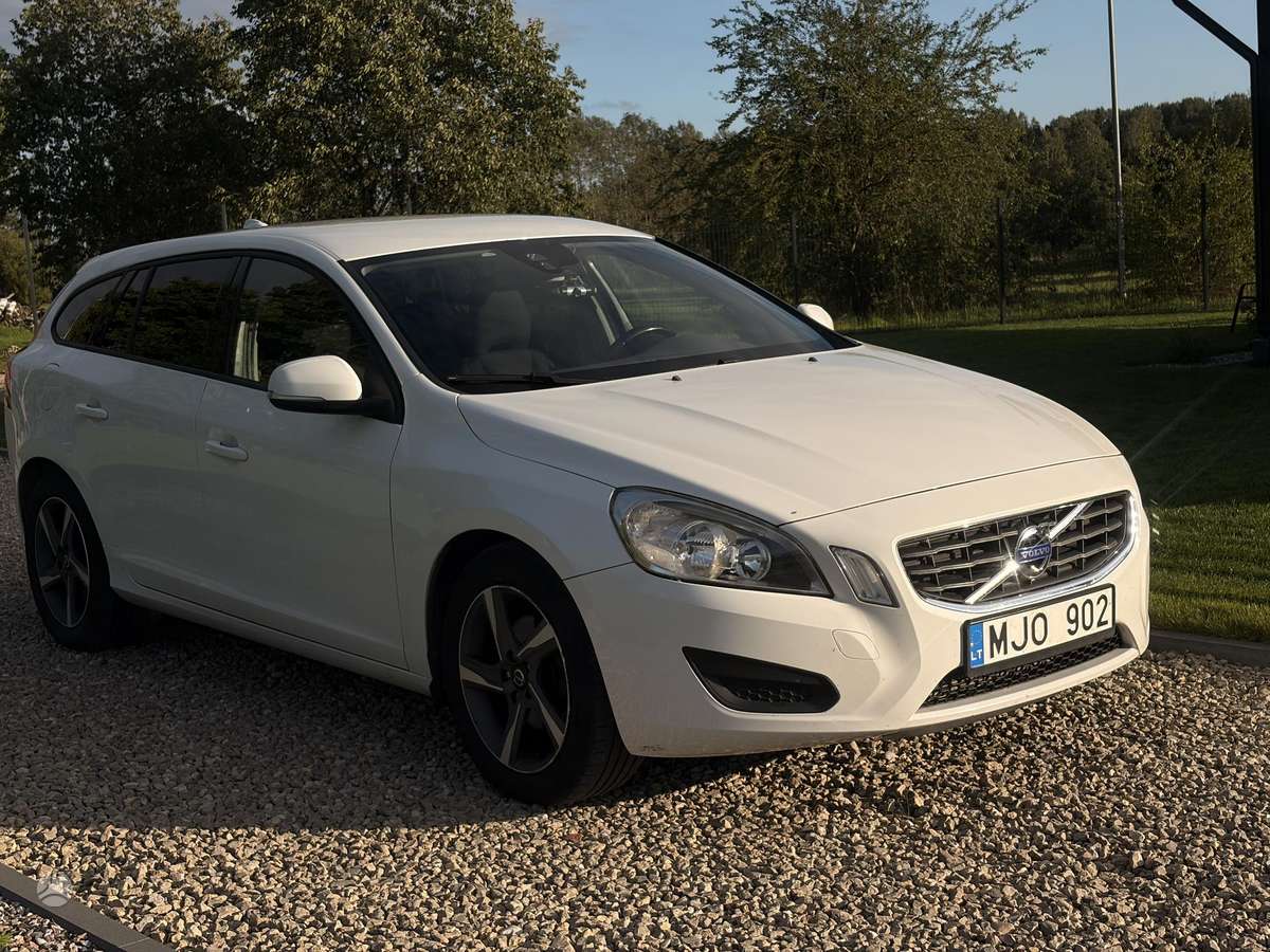 Volvo V60 2013 — engine 2000 cm³, 136 HP (100kW)