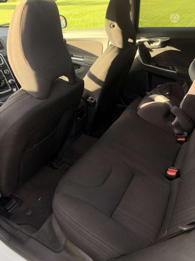 Volvo V60 2013 — photo 8