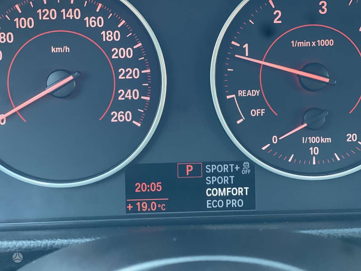 BMW 320 2012 — photo 17