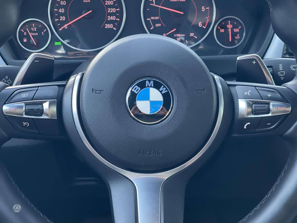 BMW 320 2012 — photo 18