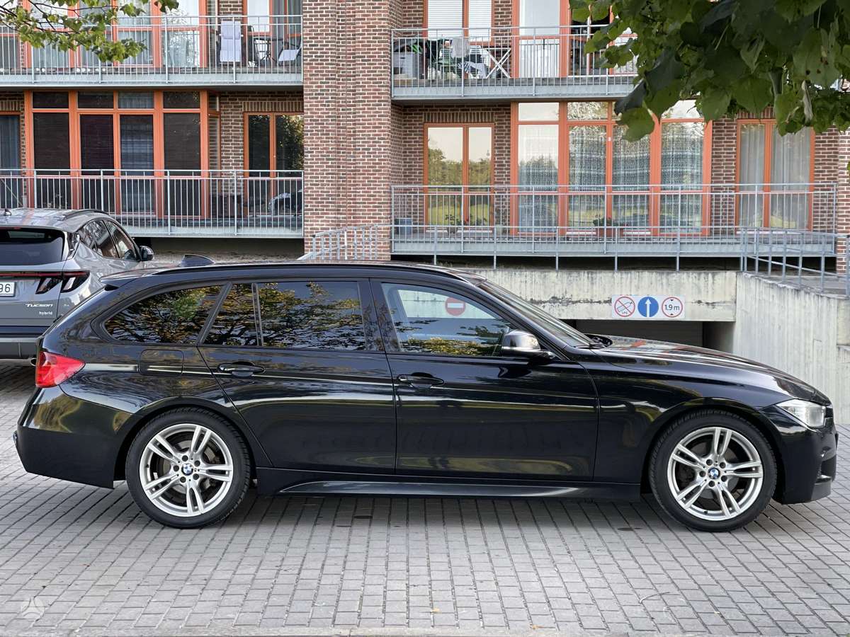 BMW 320 2012 — rear view