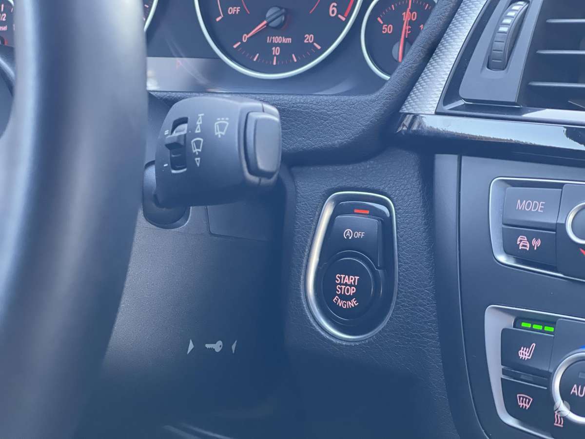 BMW 320 2012 — photo 21
