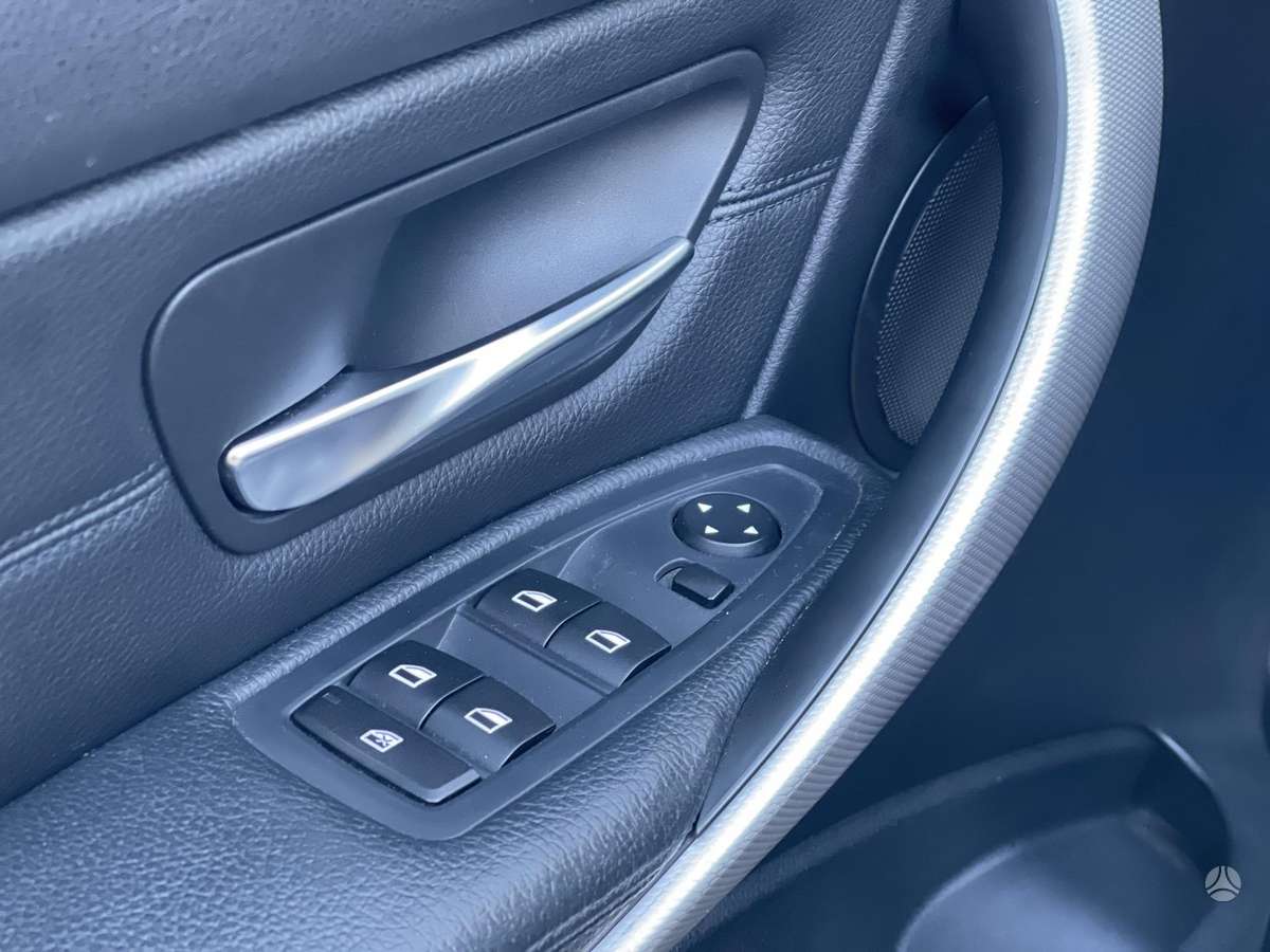 BMW 320 2012 — photo 22