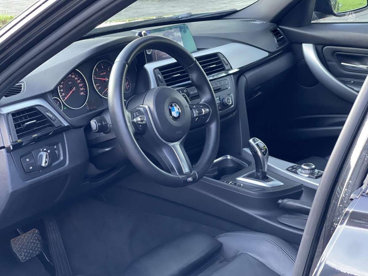 BMW 320 2012 — photo 9