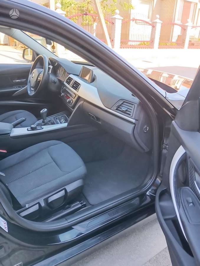 BMW 320 2013 — photo 13
