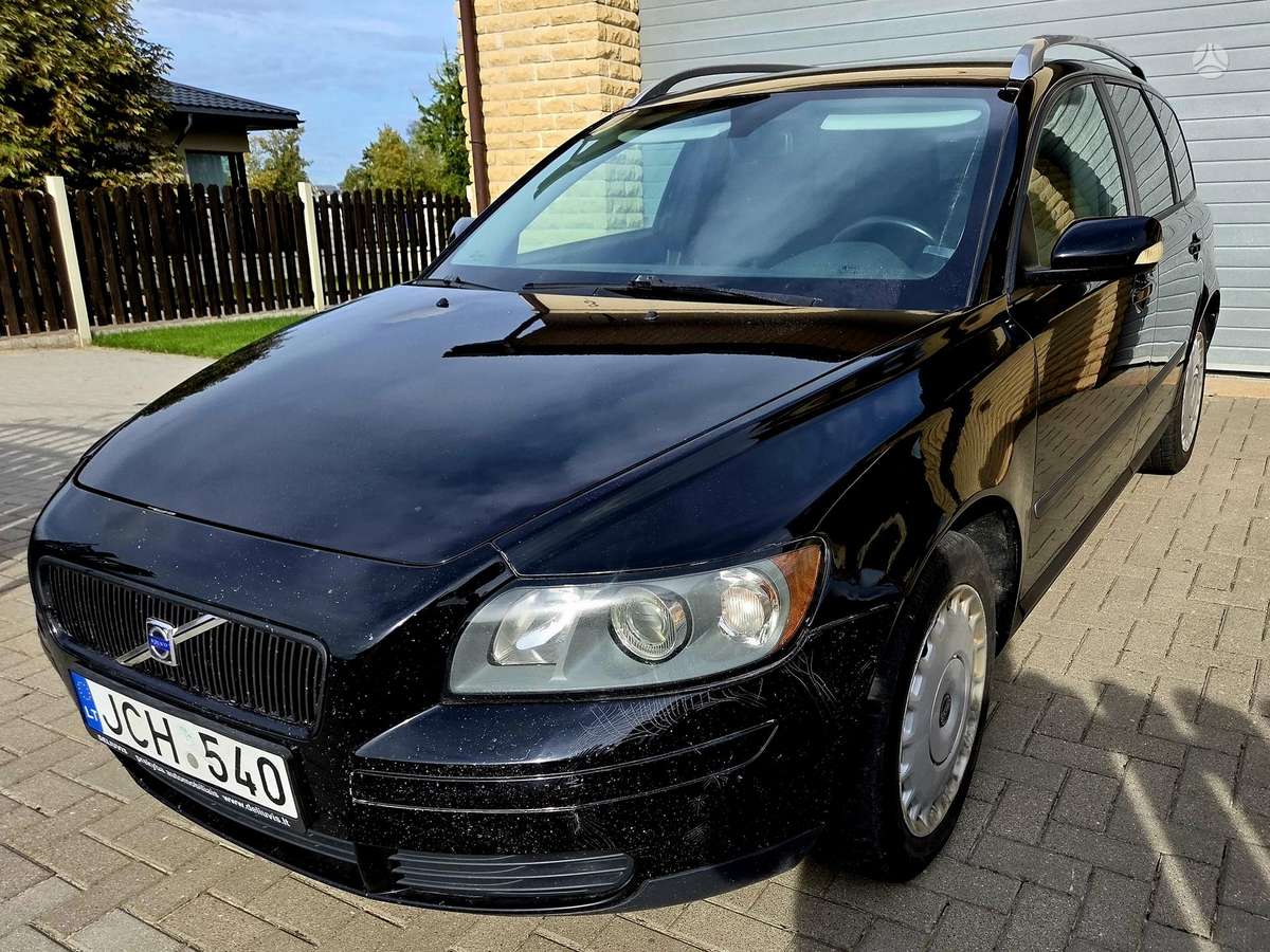 Volvo V50 2007 — вигляд ззаду