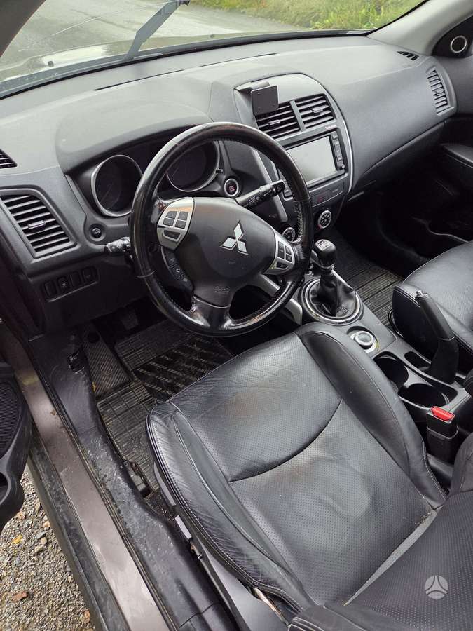 Kia Sportage 2008 — салон