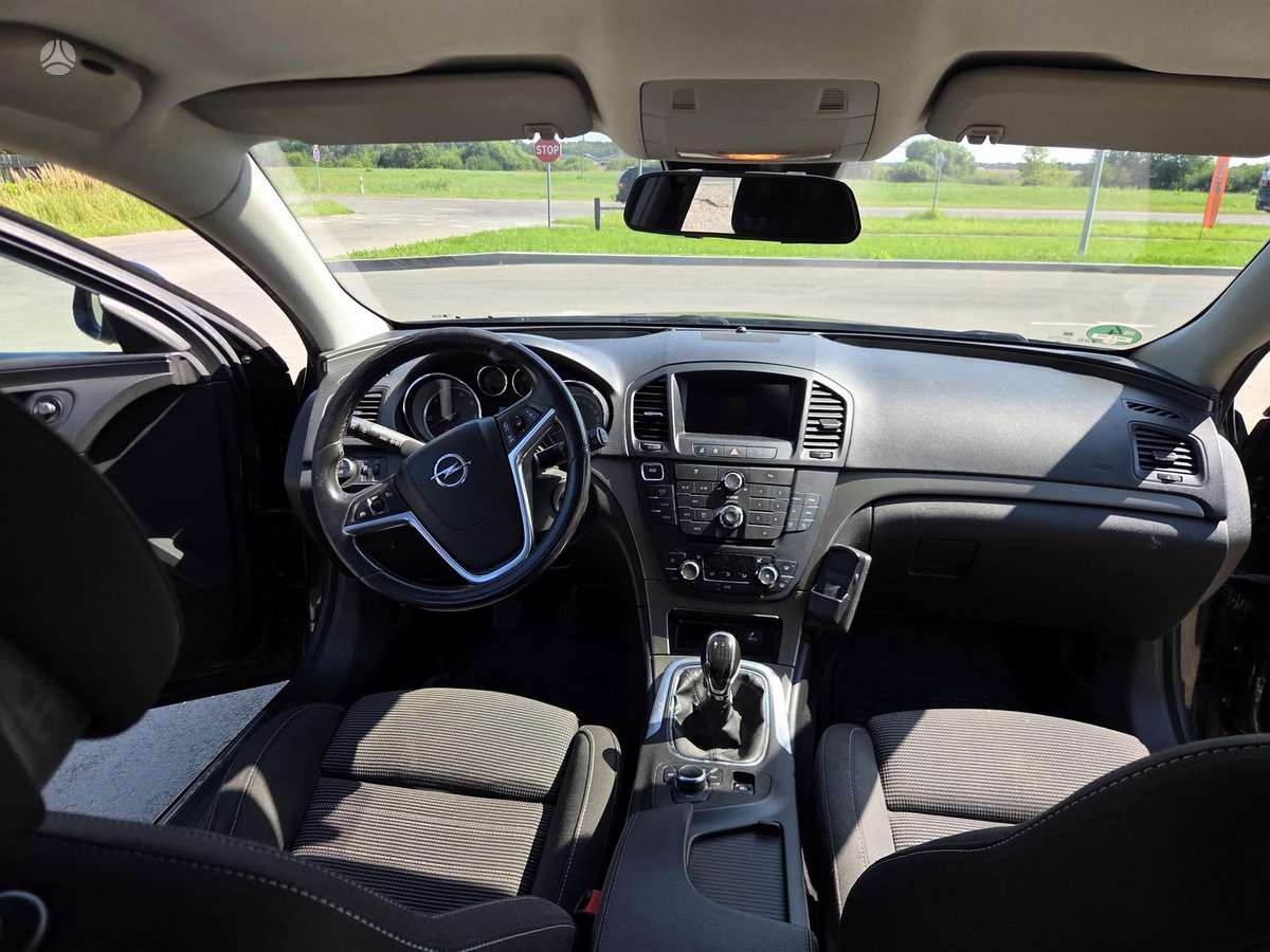 Opel Insignia 2011 — photo 13